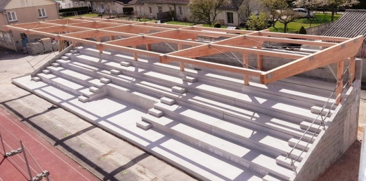 livraison charpente lam&eacute;ll&eacute; coll&eacute; avant pause de la couverture